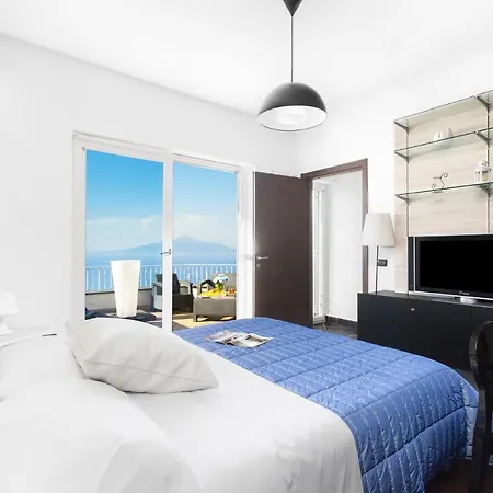 Priora Sleeps 14 With Pool And Wifi Villa