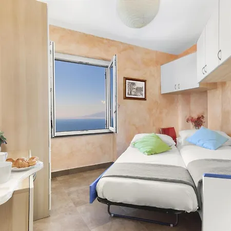Priora Sleeps 14 With Pool And Wifi Sorrento
