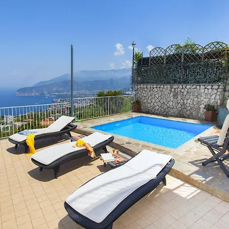 Priora Sleeps 14 With Pool And Wifi Villa