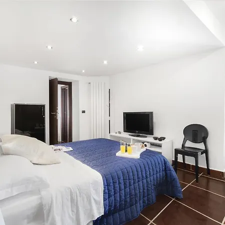 Villa Priora Sleeps 14 With Pool And Wifi Sorrento