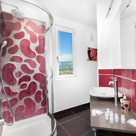 Priora Sleeps 14 With Pool And Wifi