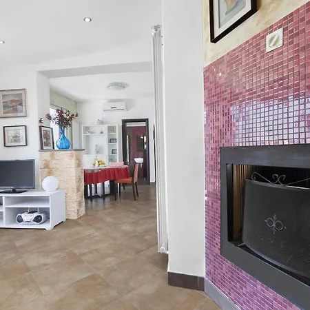 Priora Sleeps 14 With Pool And Wifi Sorrento